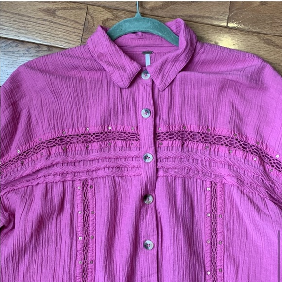 FREE PEOPLE Summer Stars Crochet Trim Boho Purple Pink Fuchsia Blouse Shirt M - Picture 11 of 15
